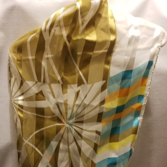 2 earth-tone polyester scarves- a Symphony and an Isabella - Picture 4 of 13